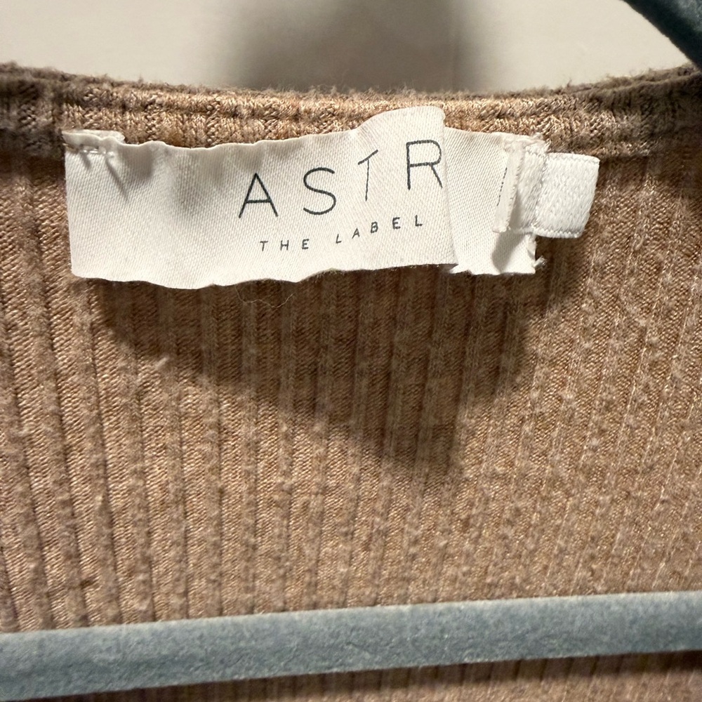 Astr Ribbed Beige Sweater - Picture 3 of 4